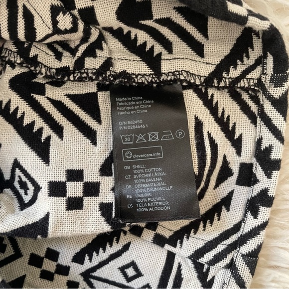 🦓 H&M | Aztec Tribal Racer Crop Tank Top 🦓 - Picture 12 of 12